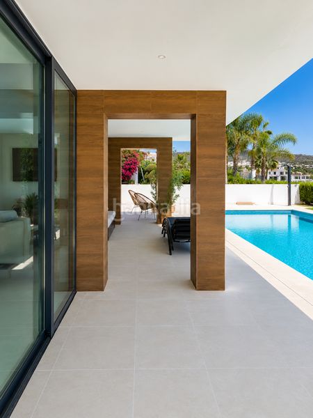 Foto dacf9eda-8c9e-43e8-aa66-ec685d798f42. Casa amb aparcament piscina a Valle Romano Golf Estepona