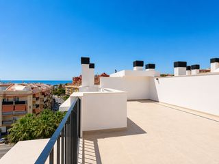 Àtic a Centro. Ático listo para entrar a vivir con vistas al mar  a poca distan