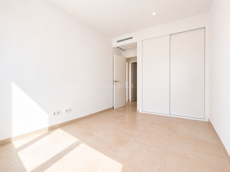 Foto f98c3581-bee3-4827-adf3-b8a394d51c1f. Àtic amb aparcament piscina a Centro Estepona