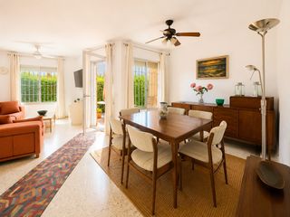 Semi detached house in Nueva Atalaya. Casa adosada con vistas al mar en diana park, estepona este