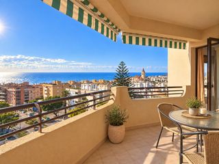 Attico in Sierra de Estepona - Avda. de Andalucía. Ático de 4 dormitorios con vistas al mar piscina  estepona centr