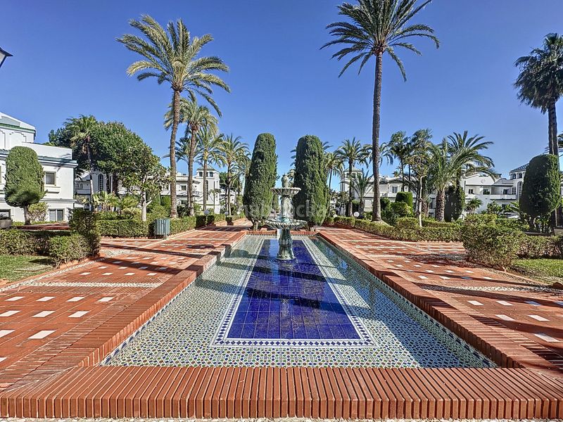 Foto 92db94df-6659-4c51-ab56-42a283486620. Àtic amb aparcament piscina a El Velerín Estepona