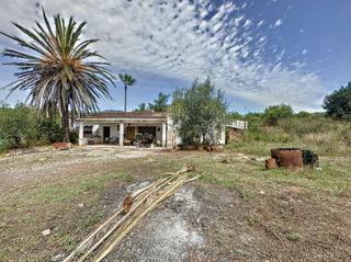 Masia a Los Llanos. Casa de campo en el padron