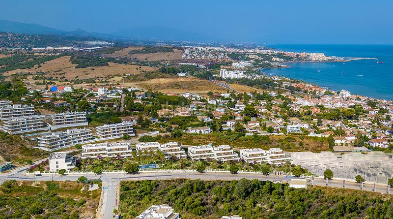 Foto d59321b5-2835-4559-93f8-88667c0ac234. Ático átcio de 2 dormitorios a pocos pasos de la playa en Estepona