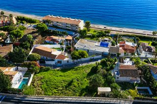 Terreno residencial en Buenas Noches. Parcela frente a la playa en buenas noches, estepona