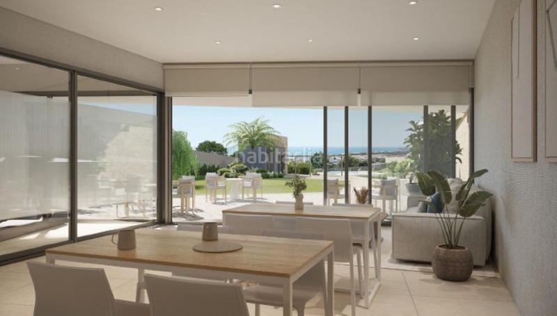 Foto 1f462be6-43cb-4a19-89f2-587fd9d47885. Planta baja a pocos pasos de la playa, apartamento en planta baja con vistas abiertas en un complejo moderno en Estepona