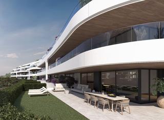 Planta baja en Nueva Atalaya. Bajo de 3 dormitorios con jardín en un complejo nuevo de alta ca
