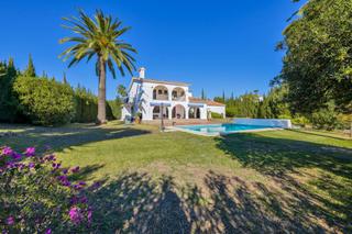 Maison à Nueva Atalaya. Villa de 5 dormitorios en un amplio terreno en nueva atalaya - e