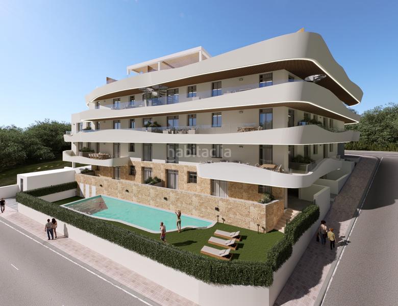 Foto f5672aaf-7774-4908-b90a-8b9e6797c960. Ático  nuevo de 3 dormitorios con solarium y piscina privada en el centro en Estepona