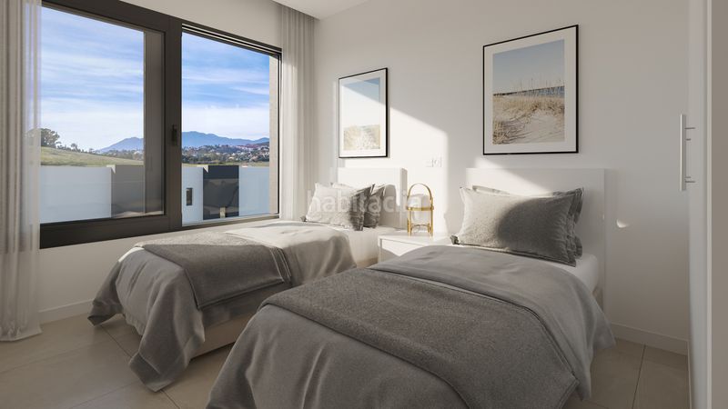 Foto 590338e9-9d4a-4246-887d-5be9974fceda. Casa aparellada amb aparcament piscina a Nueva Atalaya Estepona