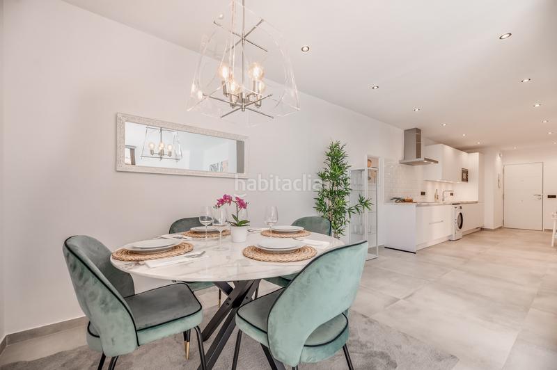 Foto 8a45463b-627a-43bb-8f7d-180a70a7d9f7. Apartamento 2 apartamentos en complejo junto a la playa en paraiso barronal en Estepona