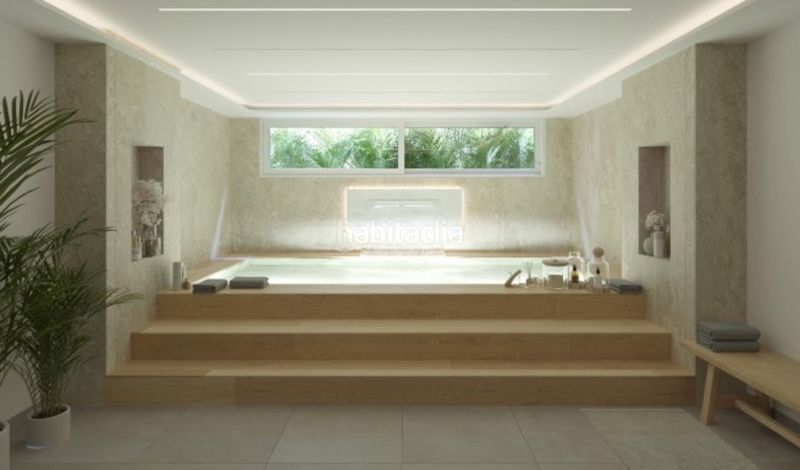 Foto bb7a81f2-8349-45ad-a72a-caed2b79a10f. Casa adossada amb aparcament piscina a Nueva Atalaya Estepona