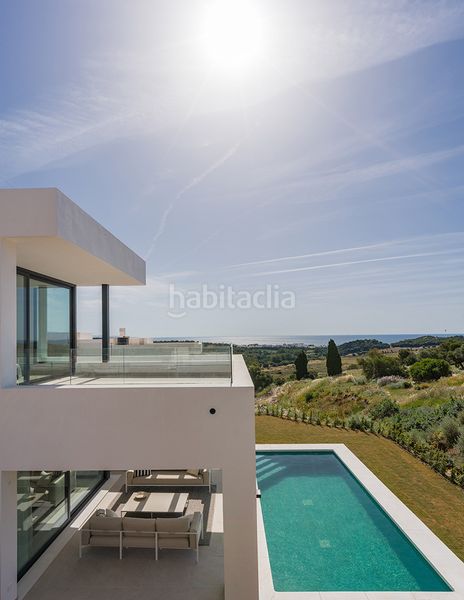 Foto 1830f2e8-0722-4f29-af16-2ee438003e54. Casa amb aparcament piscina a Estepona golf Estepona