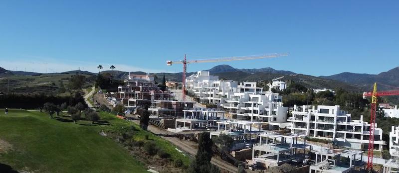 Foto 910ef4ab-40ca-4162-b9c1-f4716630bb10. House with parking pool in Estepona golf Estepona