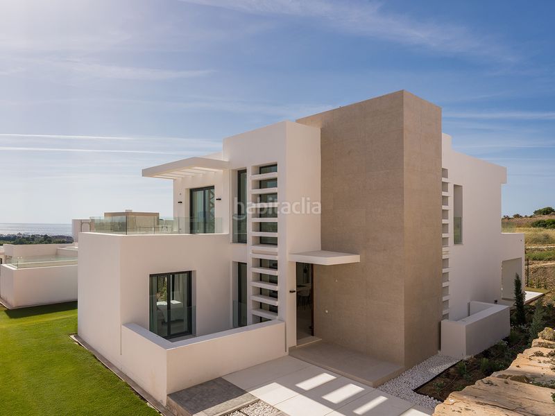 Foto aa30bde1-333b-4890-9a24-cf86377885a2. Casa amb aparcament piscina a Estepona golf Estepona
