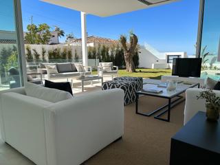 Casa a Valdeolletas - Las Cancelas - Xarblanca. Villa moderna con vistas al mar y piscina privada cerca del cent
