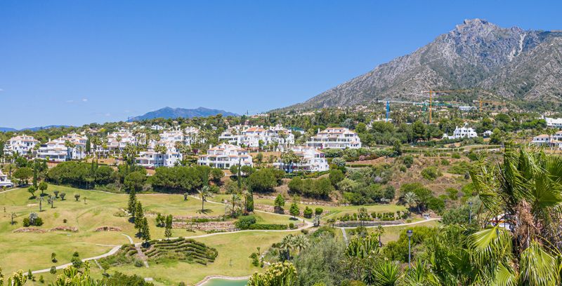 Foto 1d534a6a-4d64-43c7-ad72-2c0f1539cab0. Casa amb aparcament piscina a Valdeolletas - Las Cancelas - Xarblanca Marbella