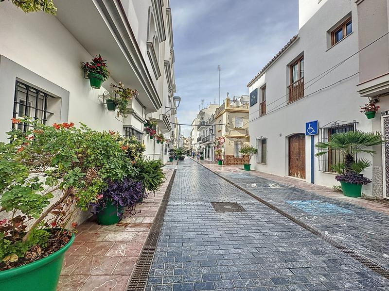 Foto e7f4c160-8adf-4fe7-96b9-ad0c3ea5d6a3. Casa adosada  renovada de 3 plantas en el casco antiguo en Estepona