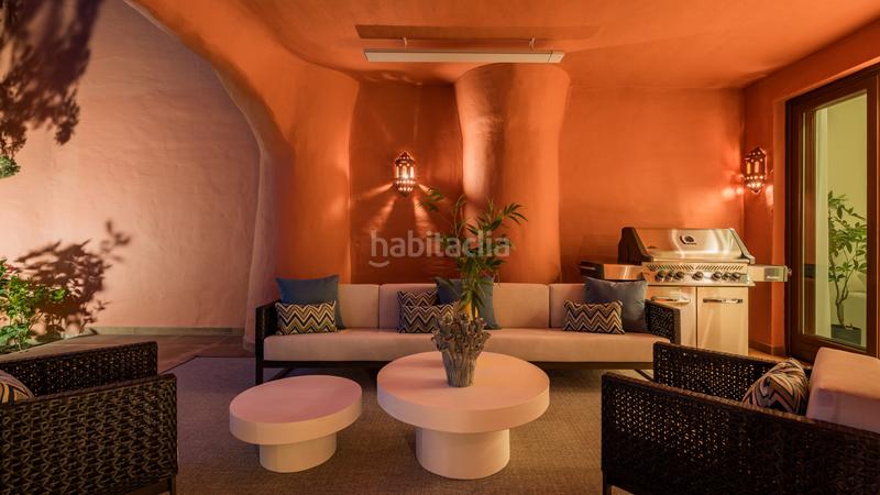 Foto 58762692-1a94-4413-a79f-281cfa56b14c. Planta baja apartamento en planta baja con jardín frente a la playa en Estepona
