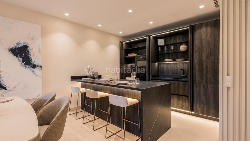 Foto f3b43ae6-e1dc-419f-9086-f8687c3fa3e5. Planta baja apartamento en planta baja con jardín frente a la playa en Estepona