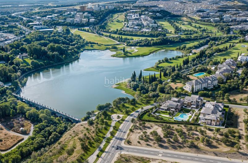 Foto fcd439e2-1236-4d0a-b956-55703274b91c. Ático  dúplex de 3 dormitorios con vistas al golf en los flamingos en Estepona