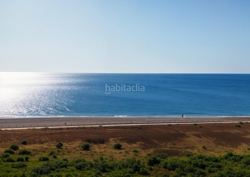Foto 315e3cd9-9940-4108-92e1-a621b25a123e. Ático lujoso ático frente al mar con vistas panorámicas y solarium privado en Manilva