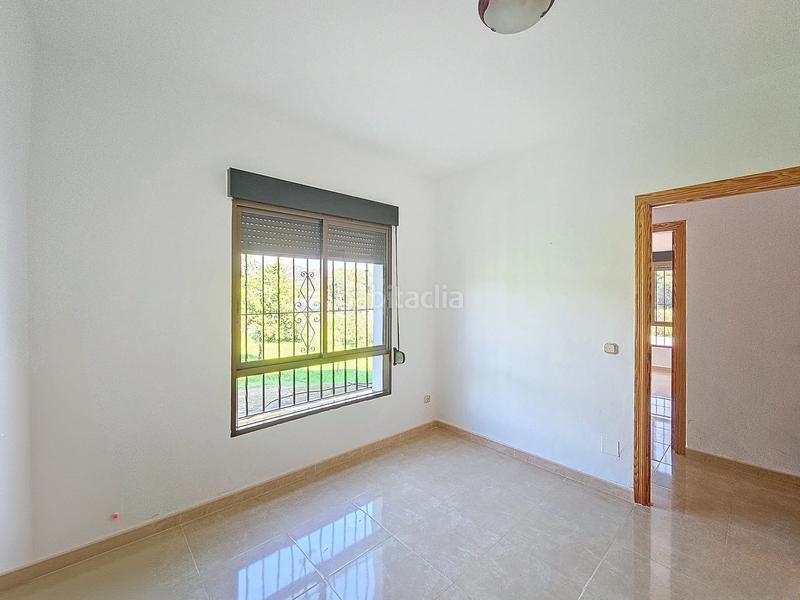 Foto 8fd91883-2d0b-497b-9e32-3fed62cfde1b. Casa encantadora casa con grande finca en el padron, este en Estepona