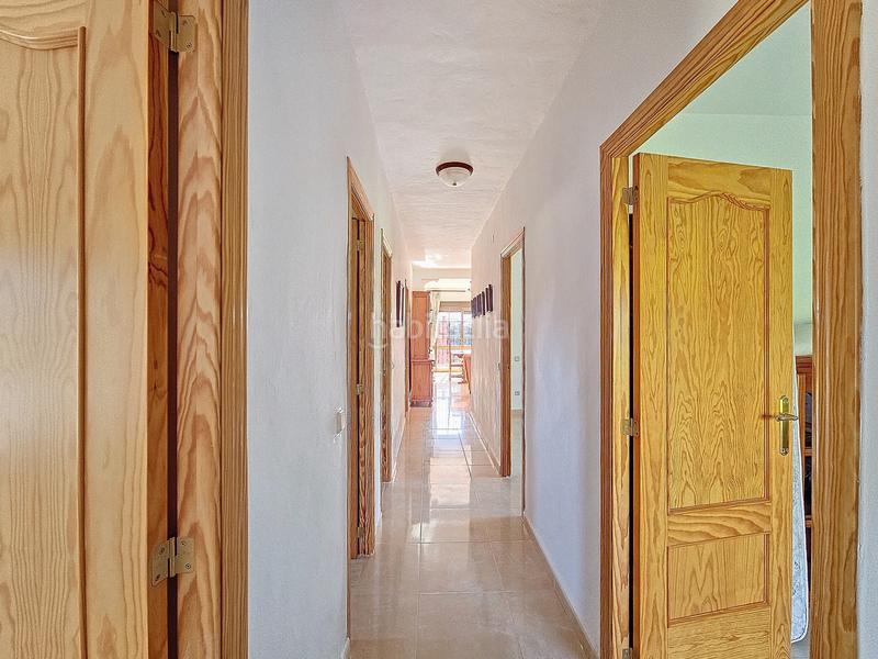 Foto acd3adb8-9999-4b9b-b58f-b2efe711e761. Casa encantadora casa con grande finca en el padron, este en Estepona