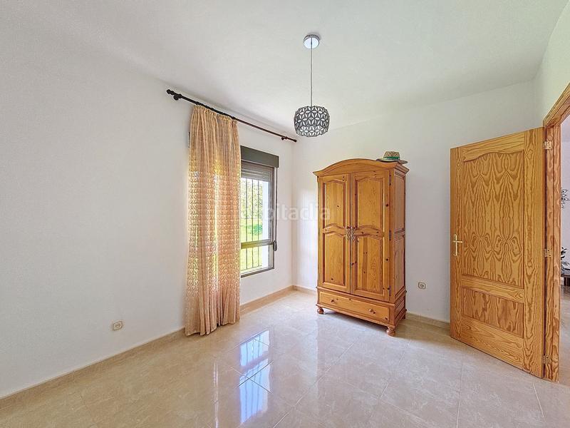 Foto d474b868-301b-4095-80d5-6317994c1577. Casa encantadora casa con grande finca en el padron, este en Estepona