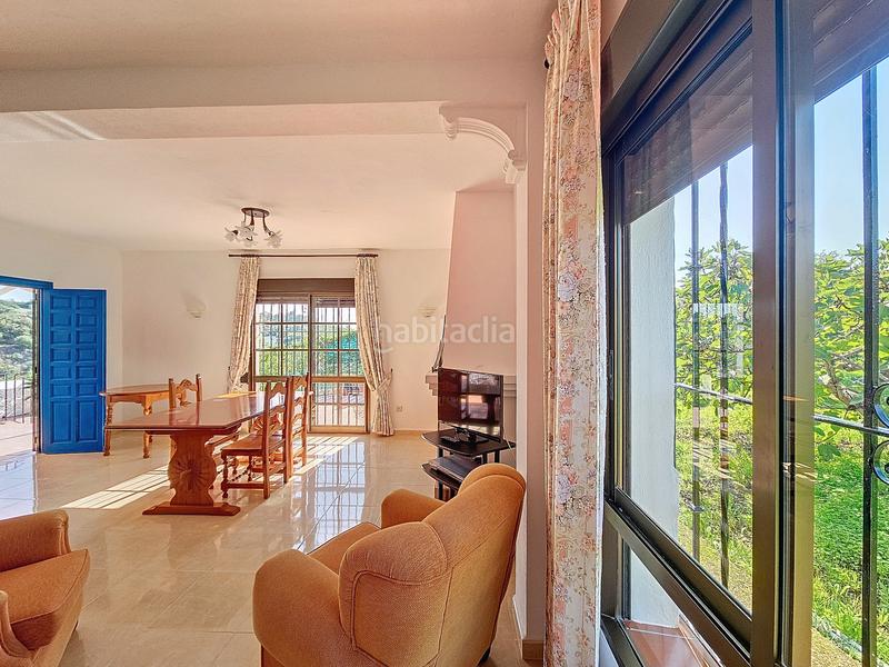 Foto d4da8dd1-62ca-48ca-8b7e-76d137fdcf90. Casa encantadora casa con grande finca en el padron, este en Estepona