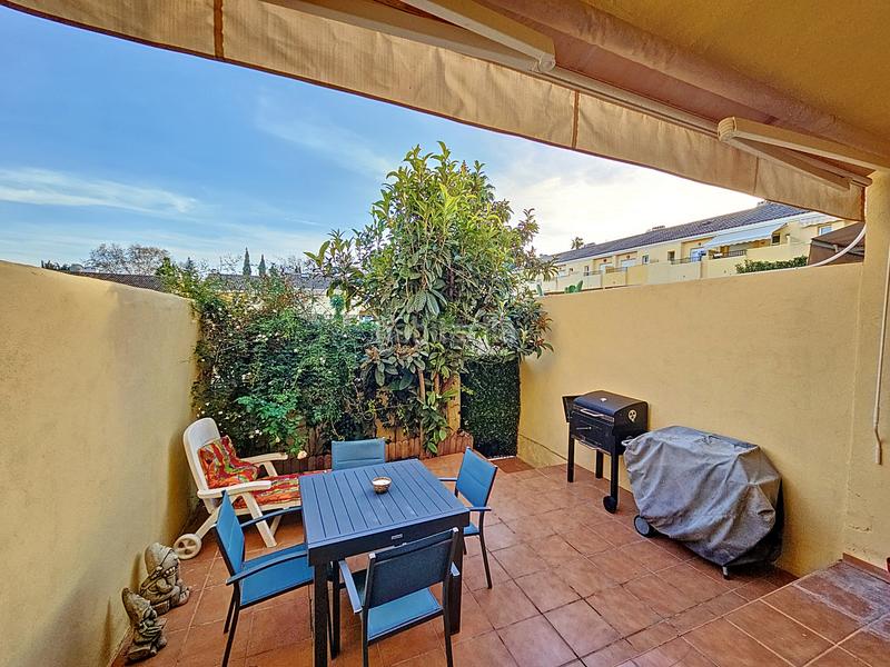 Foto a258f91e-31fc-4a1a-85ba-3cdc574603b0. Casa adosada adosada de 3 dormitorios con terraza y acceso directo a la piscina el padron, en Estepona