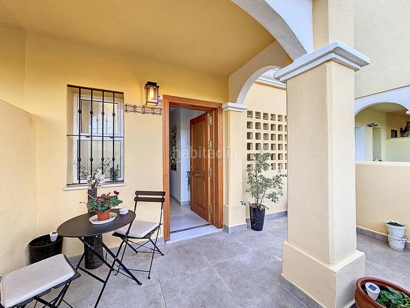 Foto dd5b31ee-2e32-4528-99a8-c93c126e1974. Casa adosada adosada de 3 dormitorios con terraza y acceso directo a la piscina el padron, en Estepona