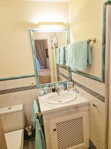 Foto 0b5377a2-0e46-4a43-ac0a-0d7701dbc31e. Planta baja apartamento en planta baja con vistas al mar y acceso directo a la playa la perla de la bahía, en Casares