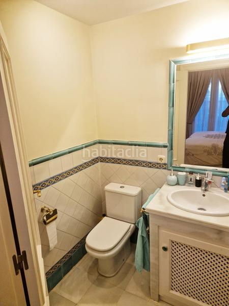 Foto 536d692e-f940-4d2f-b66c-ca50ca103ca0. Planta baja apartamento en planta baja con vistas al mar y acceso directo a la playa la perla de la bahía, en Casares