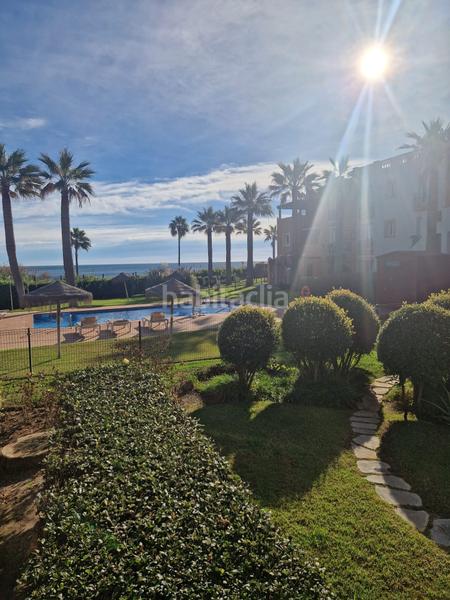 Foto 5c23a5b4-e565-4c6b-9026-977cd8bcfe02. Planta baja apartamento en planta baja con vistas al mar y acceso directo a la playa la perla de la bahía, en Casares