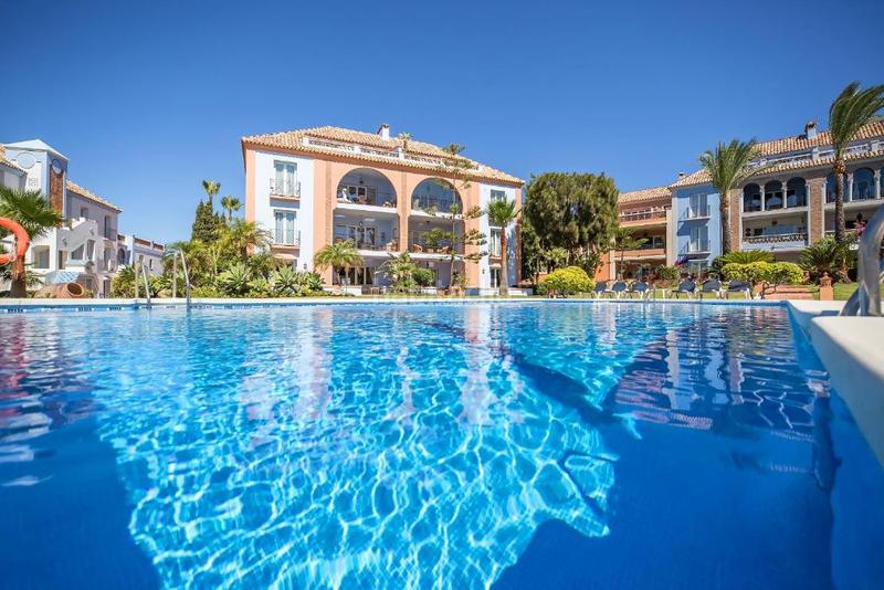 Foto e00d703b-8e5e-4920-889d-8632d7cef5ce. Planta baja apartamento en planta baja con vistas al mar y acceso directo a la playa la perla de la bahía, en Casares