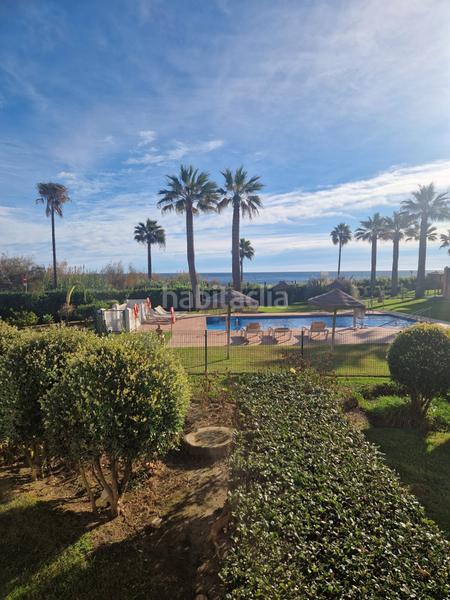 Foto fc9ddbfb-f90f-4315-affb-4fa9a2ec8757. Planta baja apartamento en planta baja con vistas al mar y acceso directo a la playa la perla de la bahía, en Casares