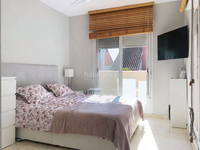 Foto 67a5b83f-7b42-4554-9614-9fb3ed9a0a81. Casa adossada amb aparcament piscina a La Concha - Resina Golf Estepona