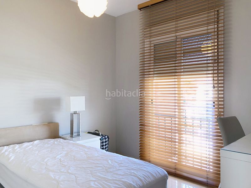 Foto 729fbe14-5872-4ad5-a43d-ed072e866a8c. Casa adossada amb aparcament piscina a La Concha - Resina Golf Estepona