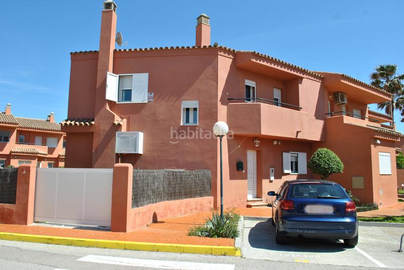 Foto f732477f-90d1-4205-955b-ba704a9267d0. Casa a schiera con parcheggio piscina in Alcorrín Manilva
