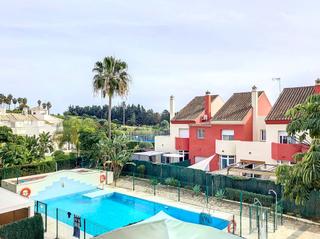 Casa adosada en La Concha - Resina Golf. Casa adosada en selwo, estepona este