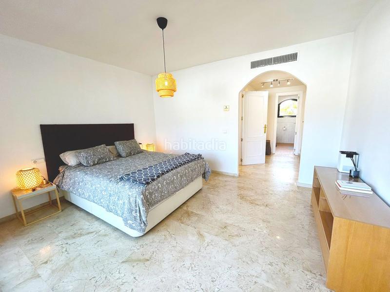 Foto 295c44ed-45ab-4725-8350-1ac333fe5006. Àtic amb aparcament a La Concha - Resina Golf Estepona