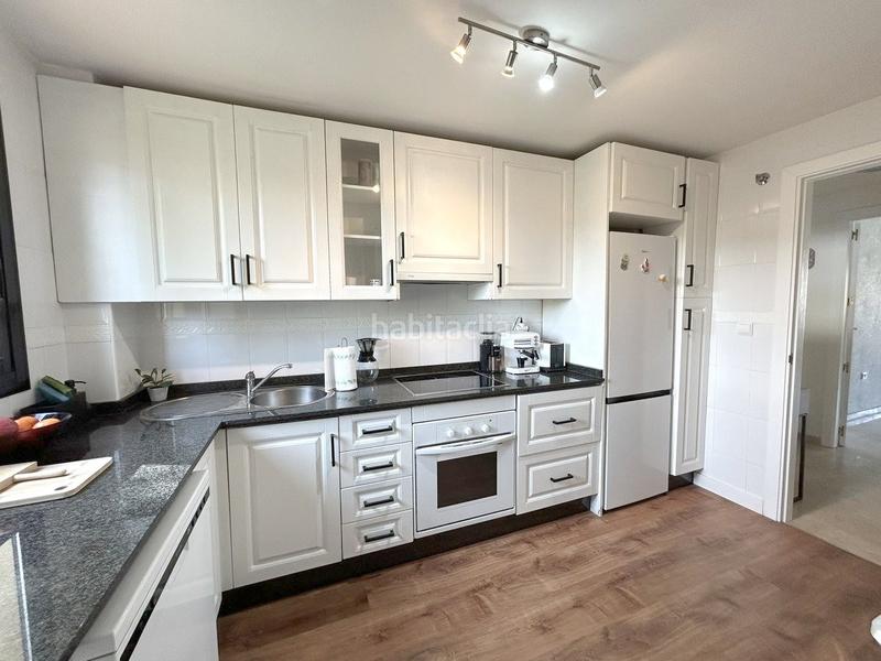 Foto 9e48e532-b1f2-4a49-9845-8ec02406a772. Àtic amb aparcament a La Concha - Resina Golf Estepona