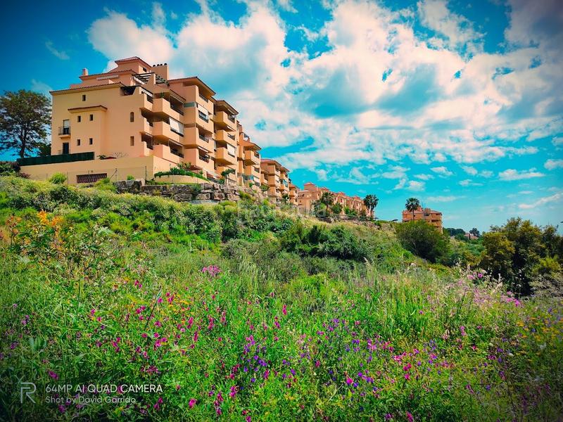 Foto a523beb3-952b-4560-bb48-b9c3d0547e51. Àtic amb aparcament a La Concha - Resina Golf Estepona