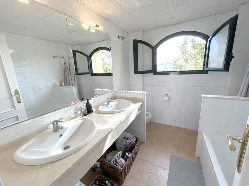 Foto fff8cf78-9b05-4fdc-b99a-c0c45b3501a7. Àtic amb aparcament a La Concha - Resina Golf Estepona