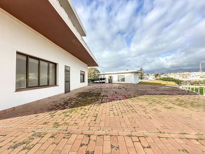 Foto 183a124f-fdee-4e10-a2b9-d5f72aa6bfbb. Local comercial a Cancelada Estepona
