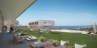 Planta baixa a Guadalobón. Vistas al mar, jardín privado y servicios de resort  impresionan
