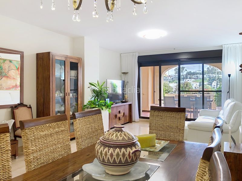 Foto b51e45f8-adac-45f0-bbb1-fb511b796a00. Apartament amb aparcament piscina a Valle Romano Golf Estepona