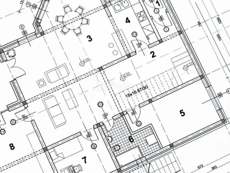 Foto 3fd8c03b-a66a-4b78-b31a-bf4207225394. Apartamento piso en primera planta con jardín, piscina cubierta y gimnasio en el centro en Estepona