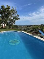 Casa en El Velerín. Casa con amplio terreno y piscina privada en el velerín, estepon